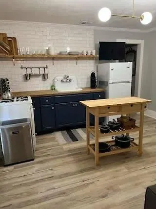 Charming Townhouse In * Lafayette
